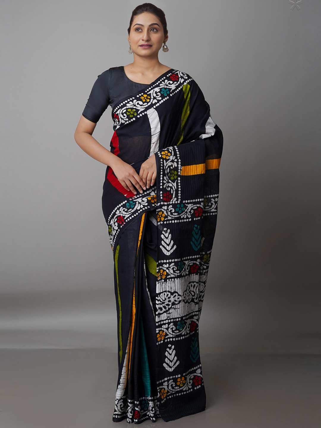 

Unnati Silks Black & White Batik Pure Cotton Kota Saree