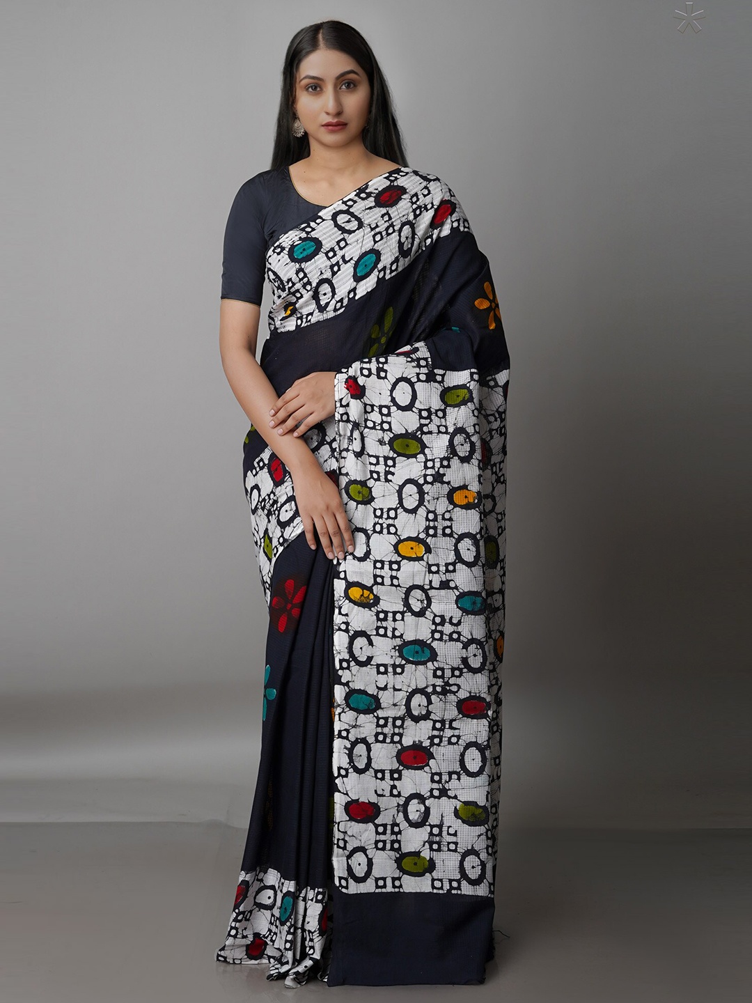 

Unnati Silks Black & White Batik Pure Cotton Kota Saree