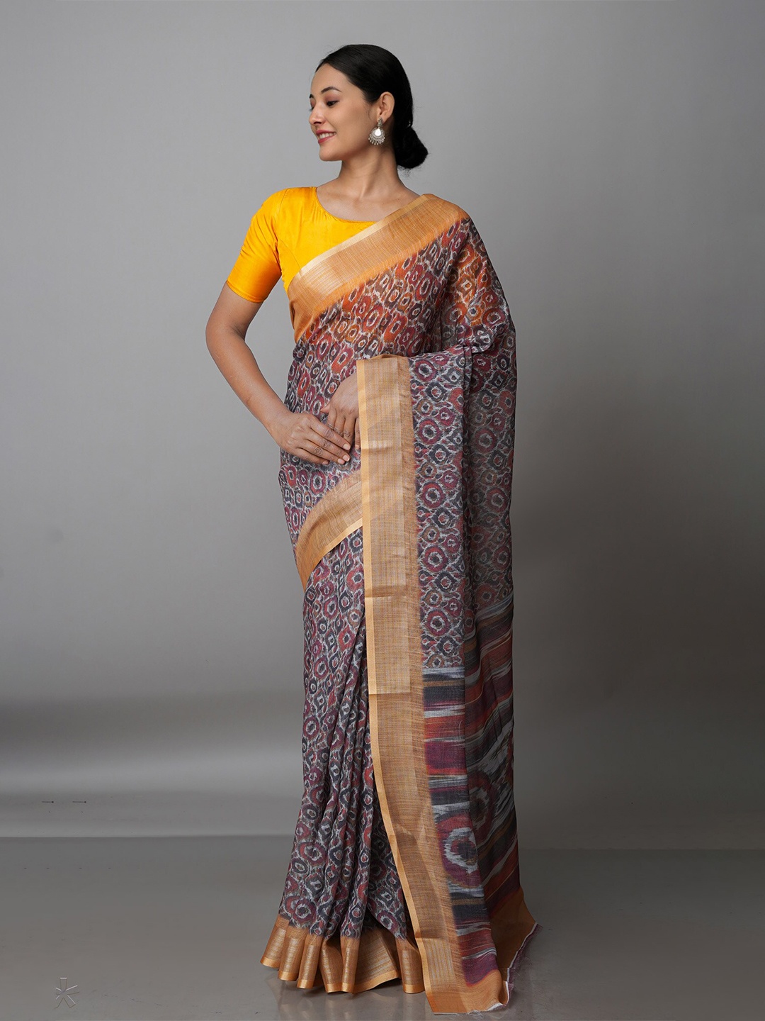 

Unnati Silks Olive Green & Silver-Toned Ethnic Motifs Zari Linen Blend Jamdani Saree