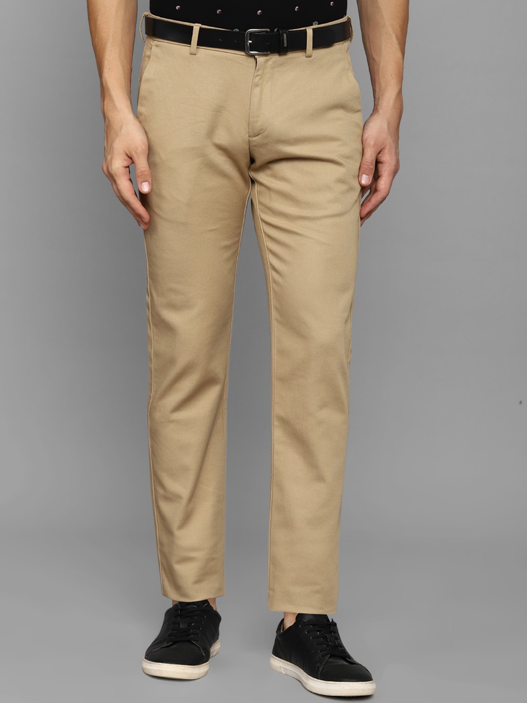 

Allen Solly Sport Men Cotton Solid Slim Fit Trousers, Khaki