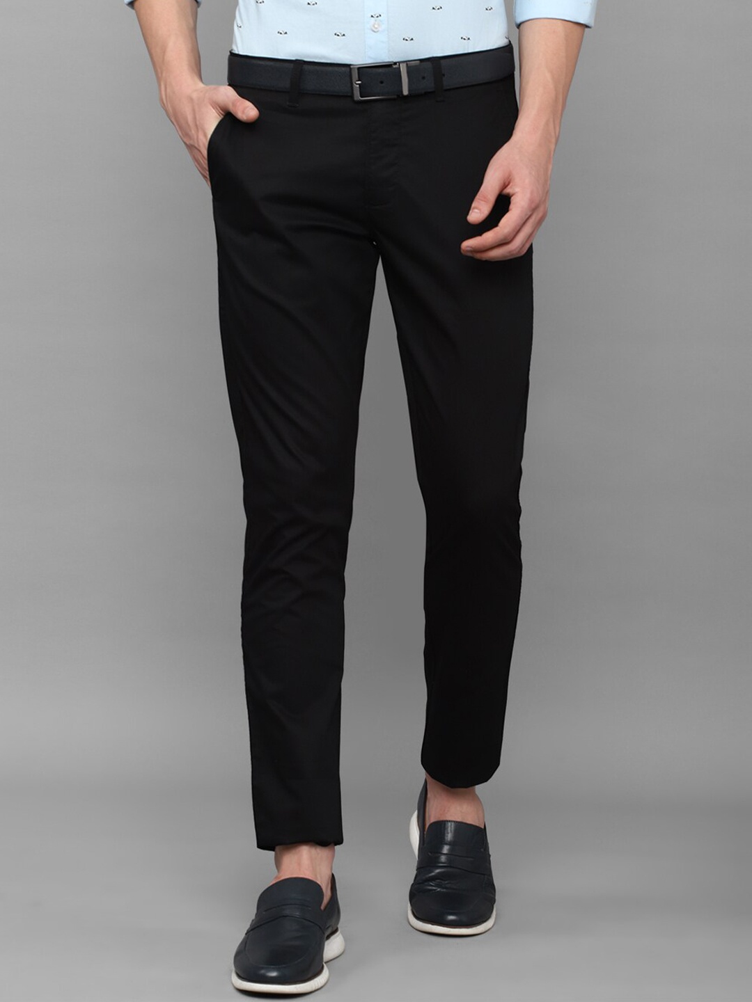 

Louis Philippe Sport Men Slim Fit Casual Trouser, Black