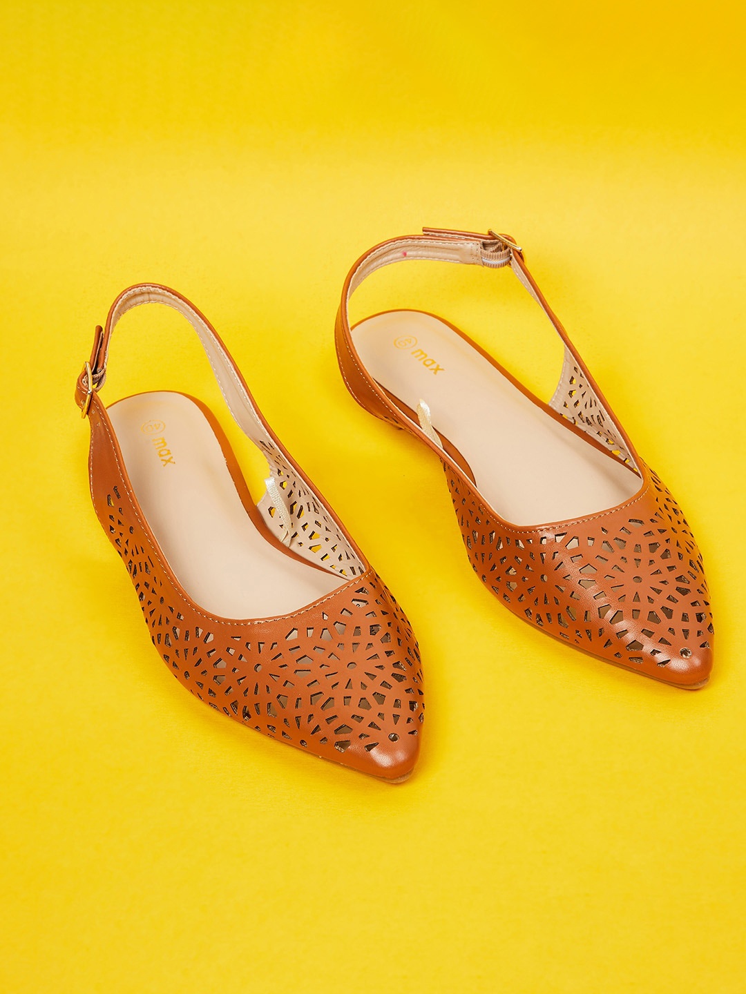 

max Women Mules With Laser Cuts, Tan