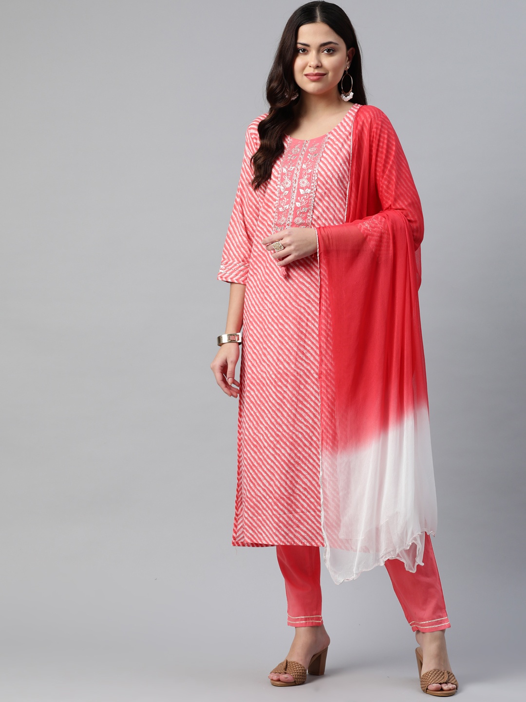 

Readiprint Fashions Women Pink Leheriya Embroidered Pure Cotton Kurta with Trousers & With Dupatta