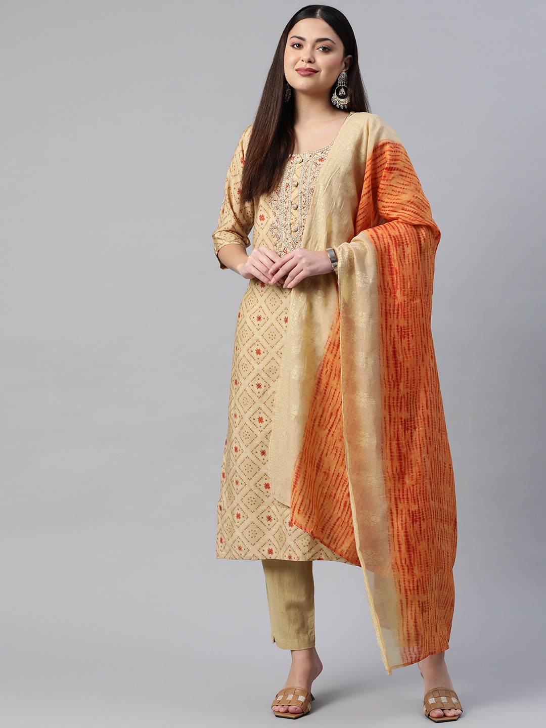 

Readiprint Fashions Women Beige Floral Embroidered Pure Cotton Kurta Set