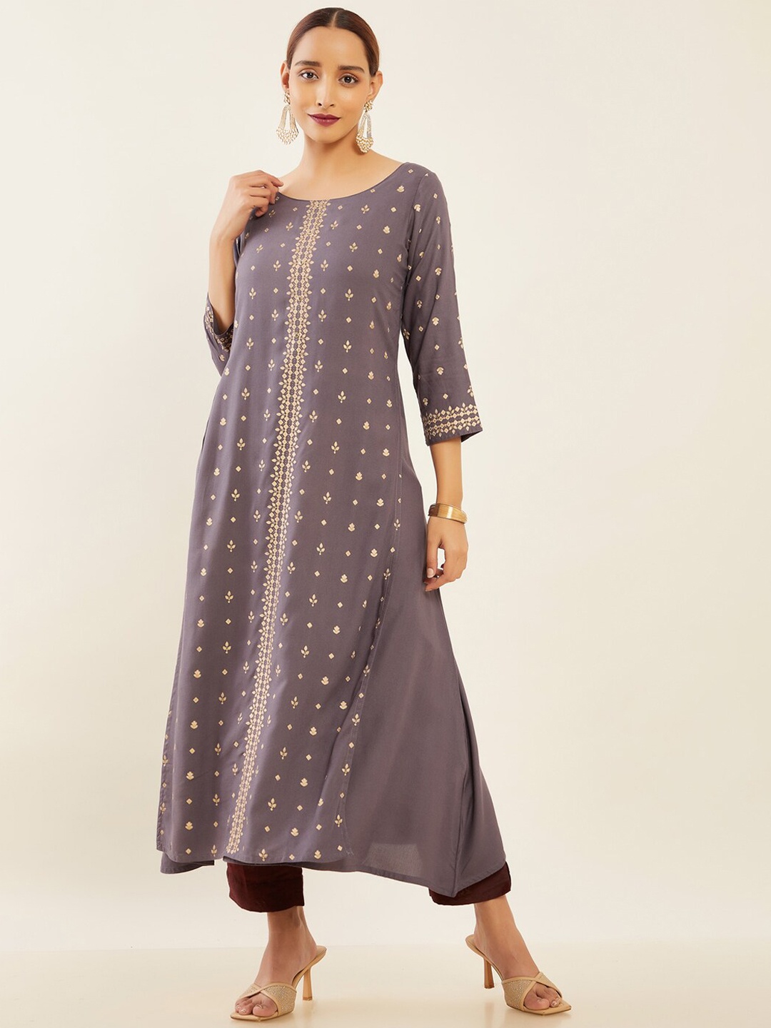 

Maybell Motifs Embroidered Thread Work Kurta, Violet