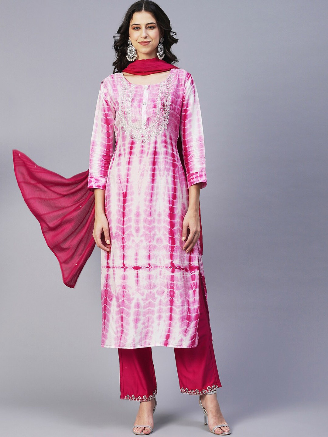 

FASHOR Ombre Dyed Sequinned Kurta with Trousers & With Dupatta, Pink