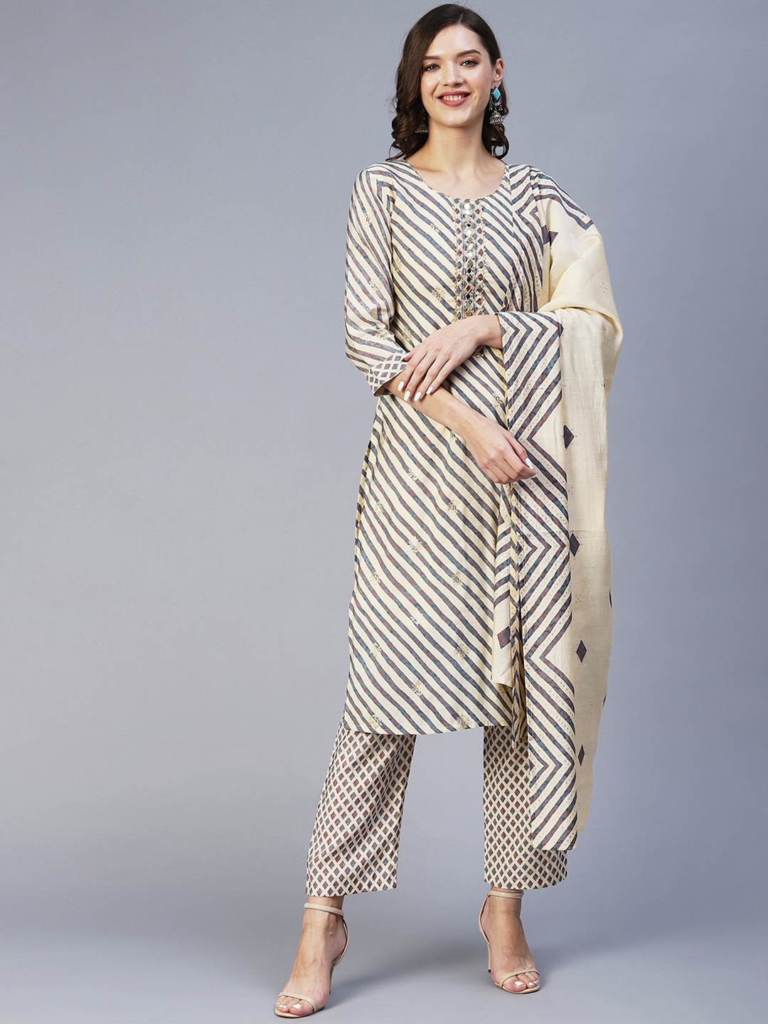 

FASHOR Women Cream Printed Kurta with Trousers & Dupatta