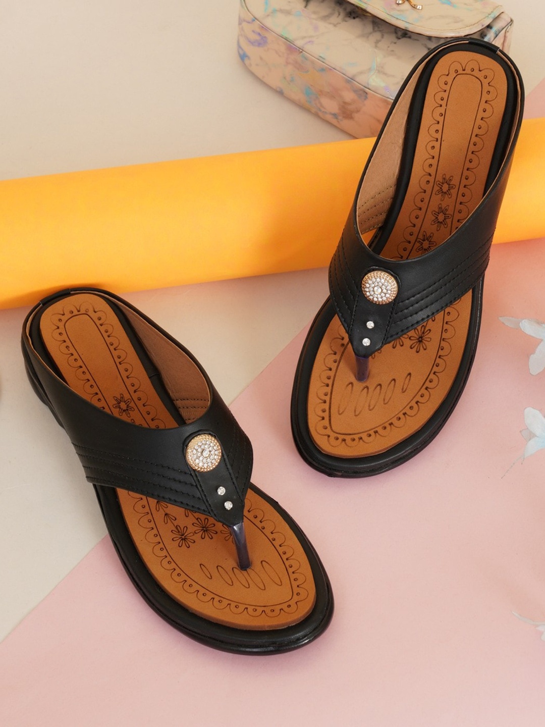 

XE Looks Women Open Toe Flats, Black