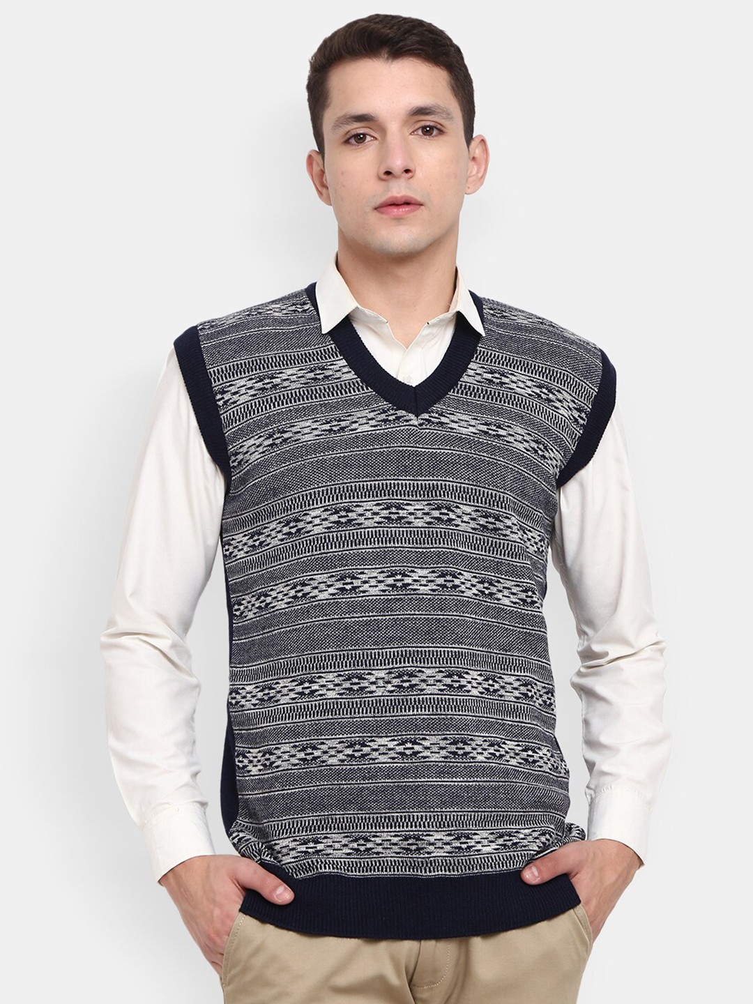 

V-Mart V Neck Pullover Sweatshirt, Black