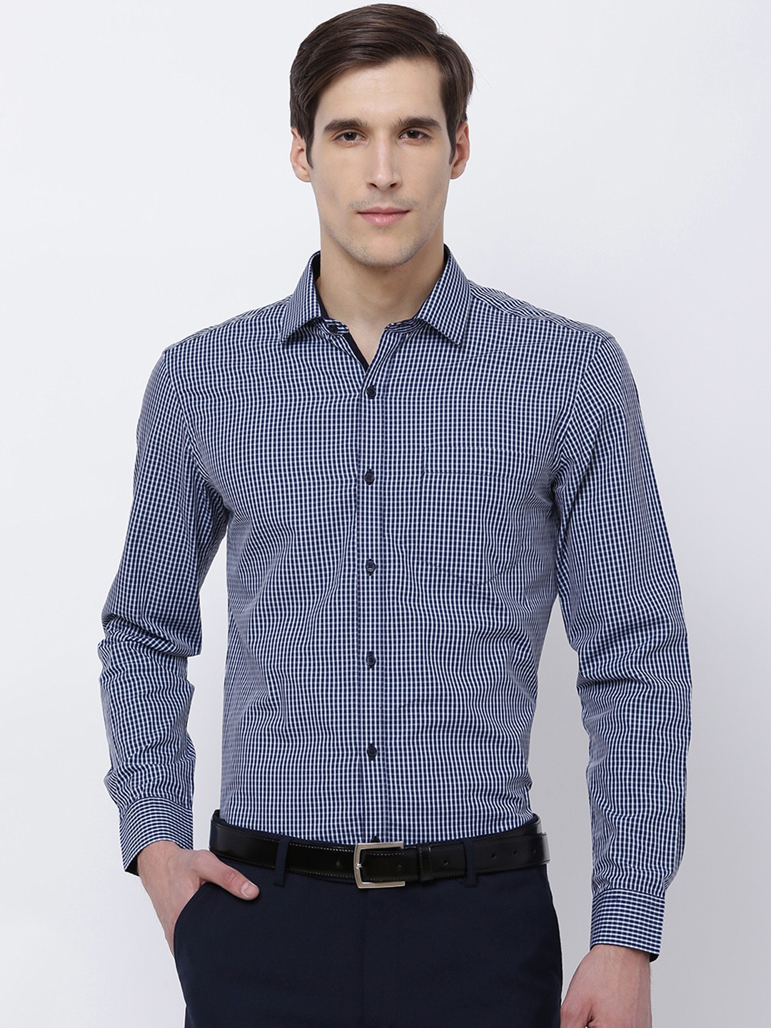 

Black coffee Men Navy Blue & White Comfort Slim Fit Checked Formal Shirt