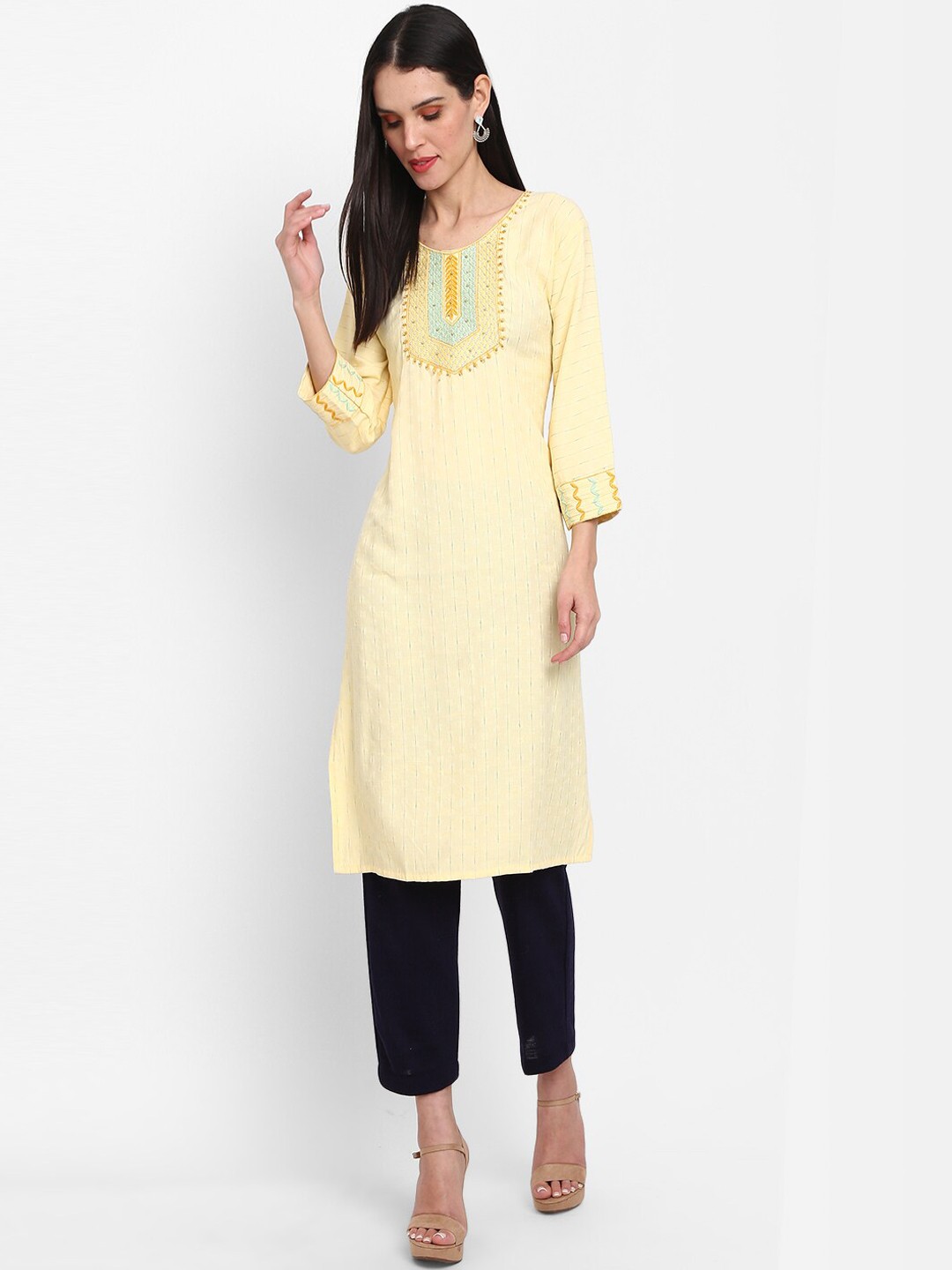 

V-Mart Women Round Neck Kurta, Off white