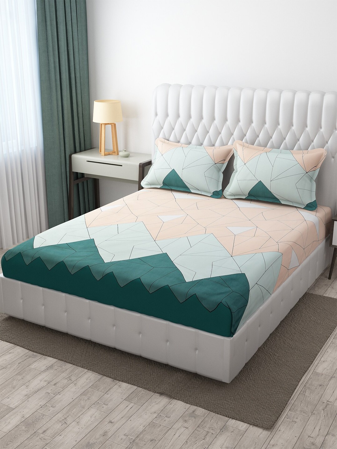 

Molly & Michel Peach-Coloured & Green Geometric 210 TC Queen Bedsheet with 2 Pillow Covers
