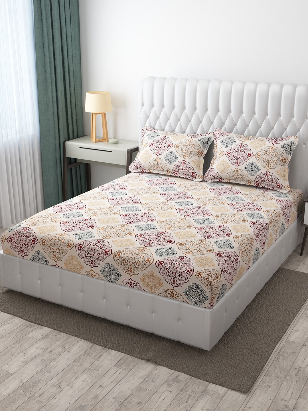 

Molly & Michel Beige & Maroon Ethnic Motifs 210 TC Queen Bedsheet with 2 Pillow Covers