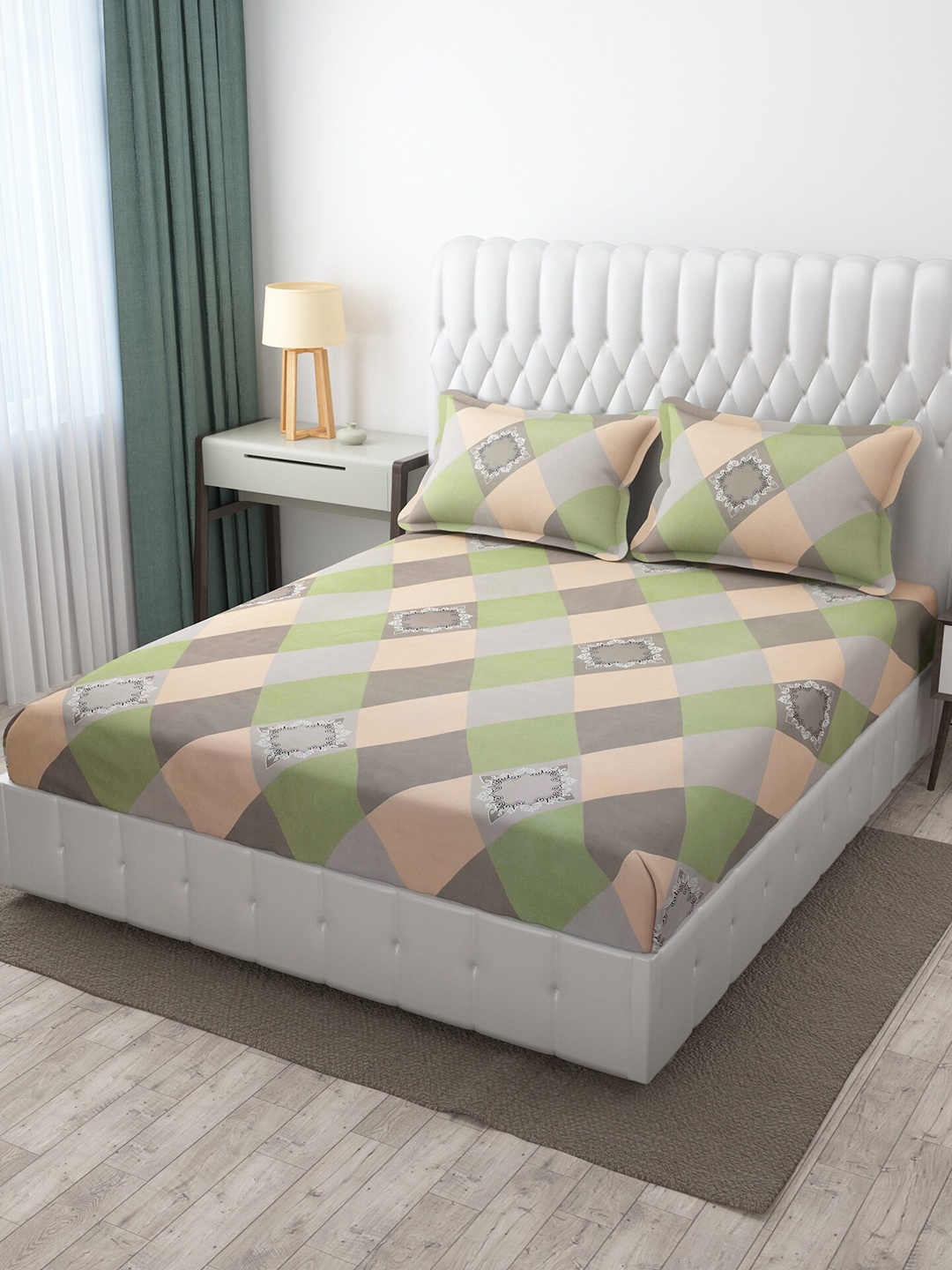 

Molly & Michel Green & Grey Geometric 210 TC Queen Bedsheet with 2 Pillow Covers