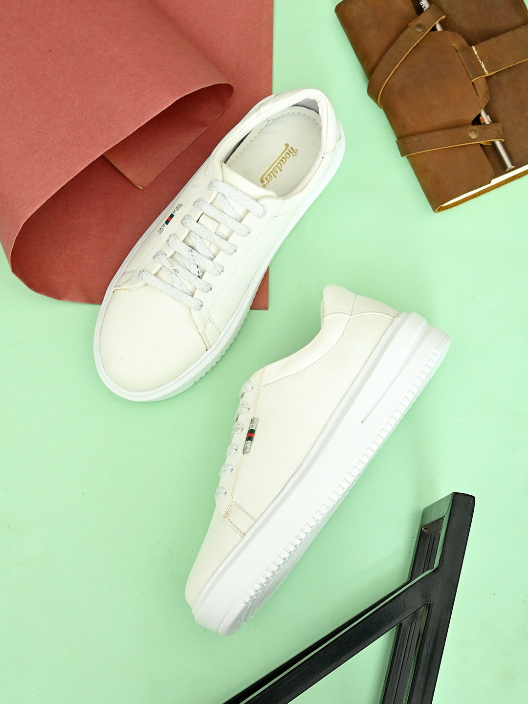 

Roadster Women Sneakers, White