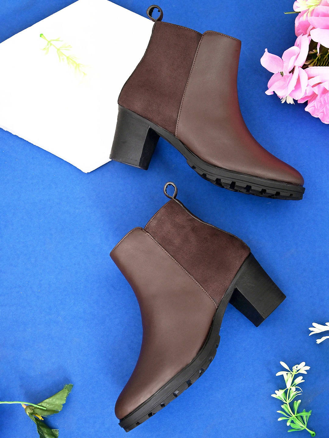 

Roadster Women Block-Heeled Chelsea Boots, Brown