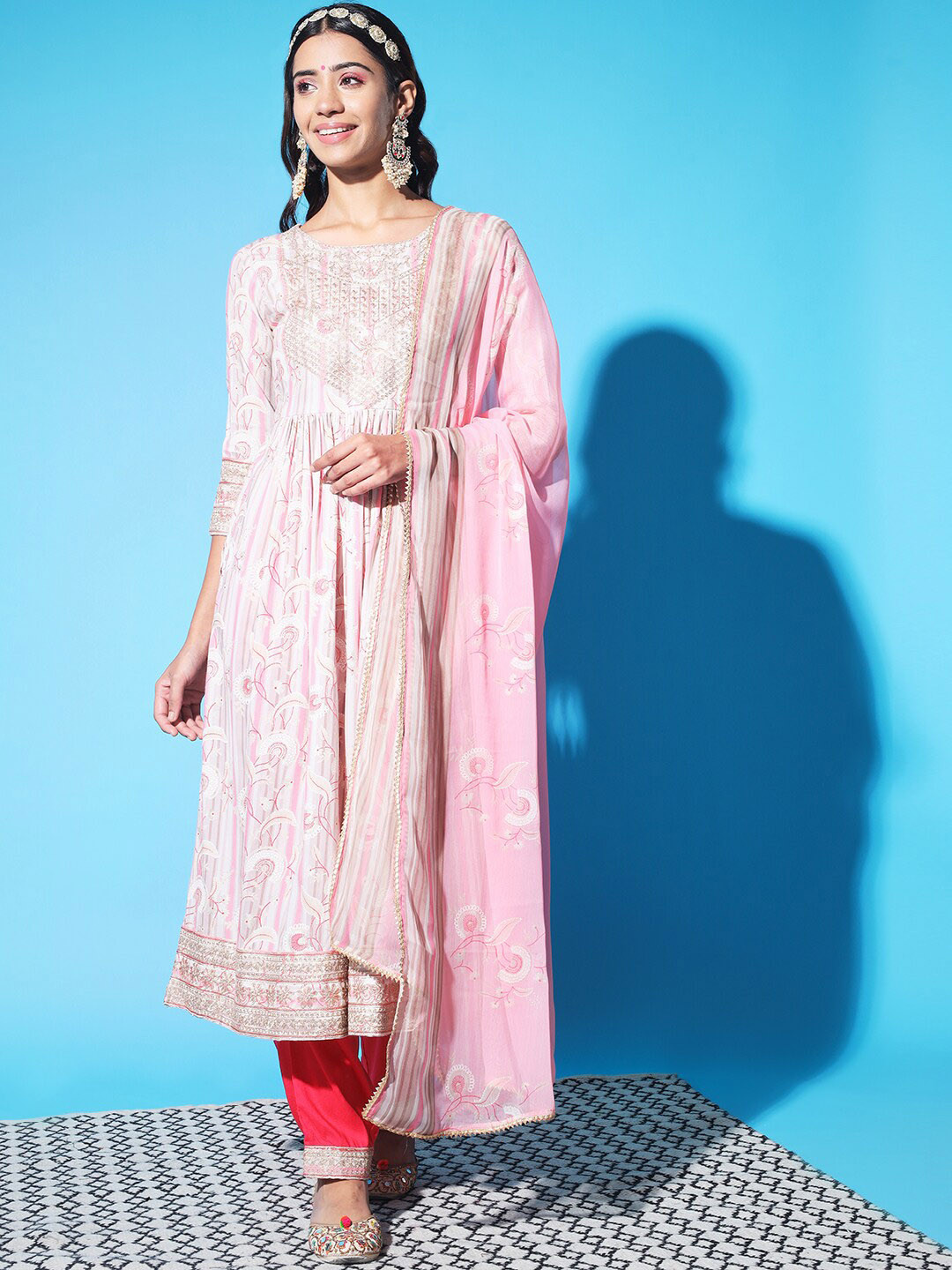 

KALINI Women Grey Floral Printed Kurta Set