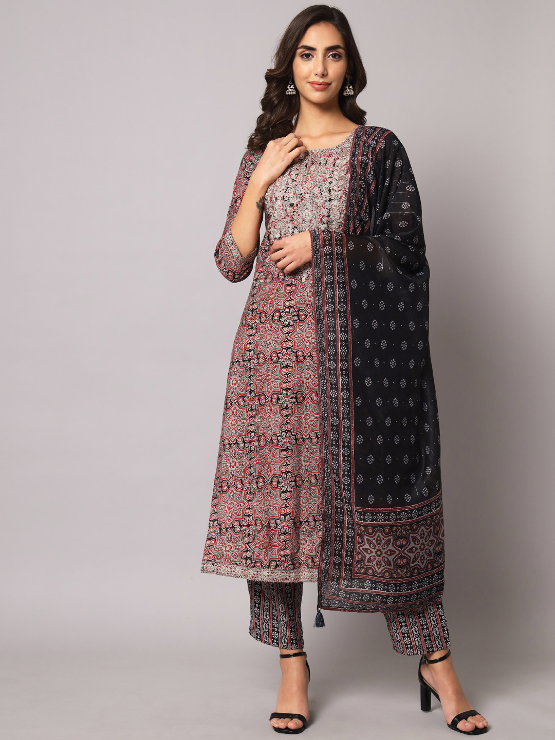 

Nehamta Ethnic Motifs Printed Thread Work Kurta with Trousers & With Dupatta, Red