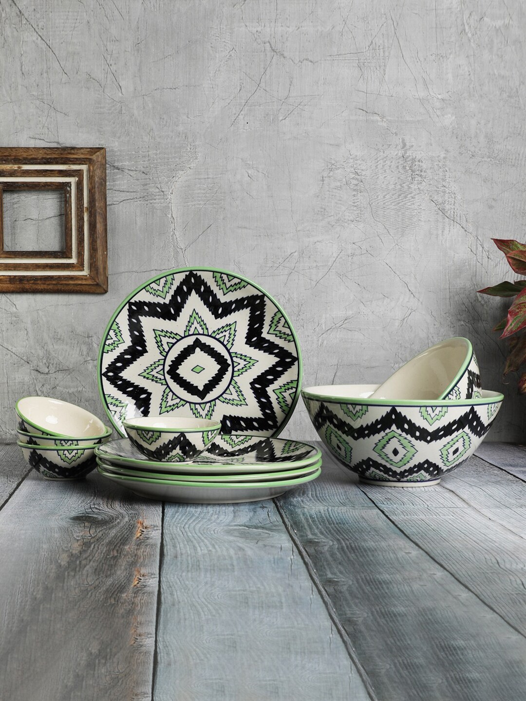 

VarEesha Aztec White & Green 10 Pieces Printed Ceramic Glossy Dinner Set