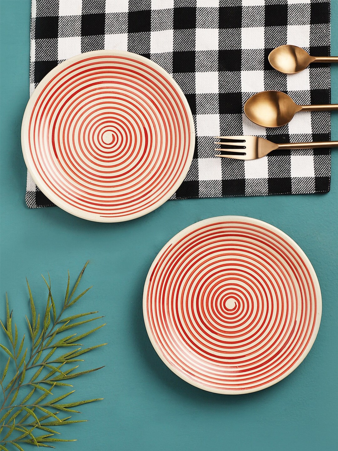 

VarEesha Parikrama Red & White Set of 6 Printed Ceramic Glossy Plates