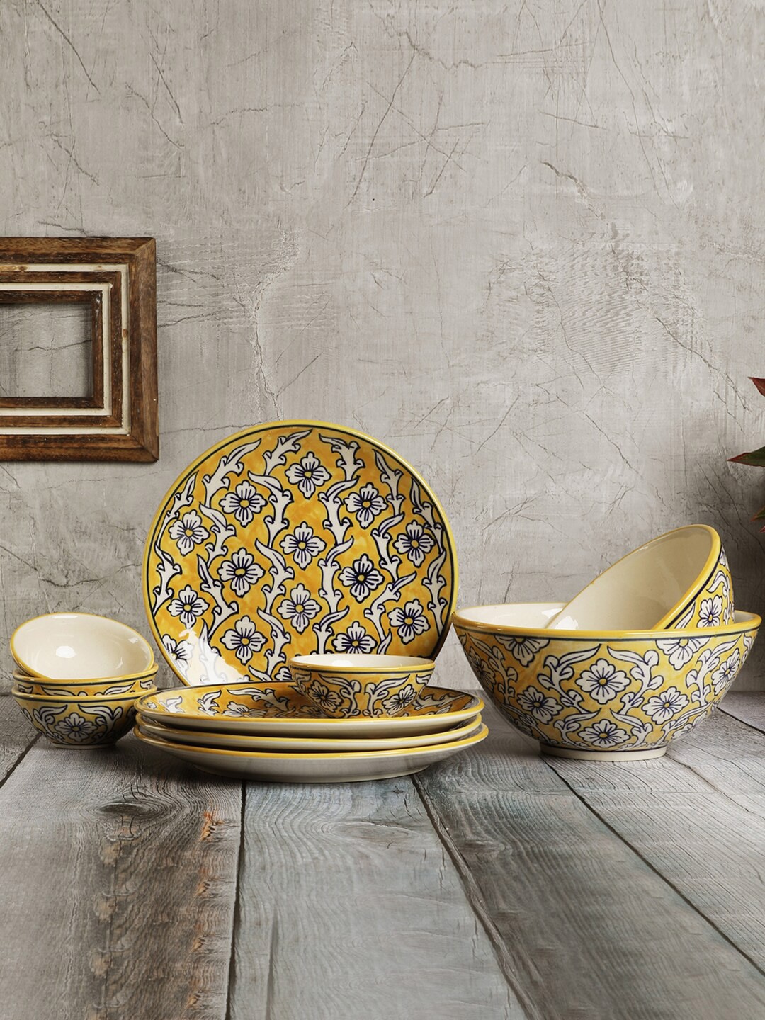 

VarEesha Yellow & White 10 Pieces Printed Ceramic Glossy Dinner Set