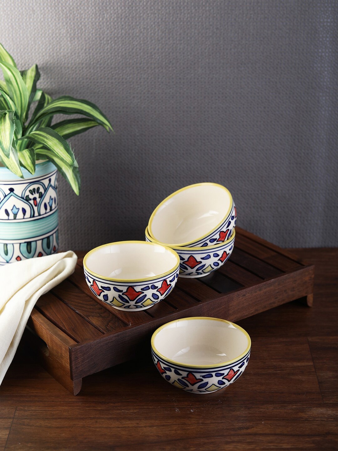 

VarEesha Yellow & Blue 4 Pieces Printed Ceramic Glossy Bowls