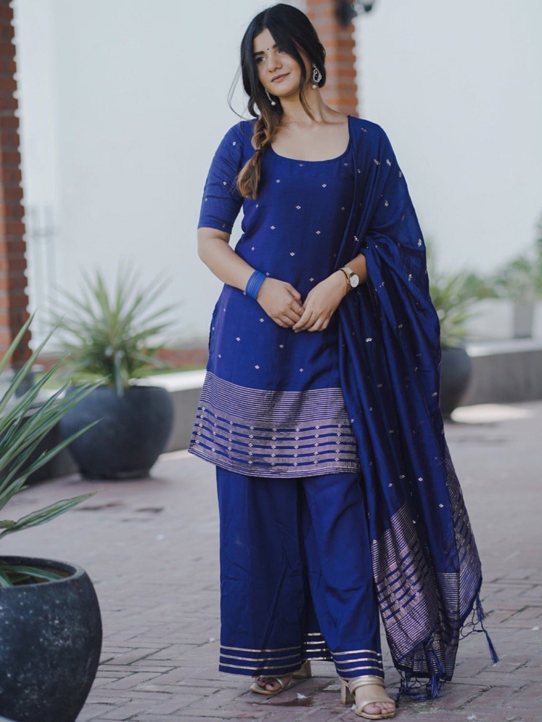 

Thread & Button Printed Pure Cotton Straight Kurta with Palazzos & With Dupatta, Navy blue