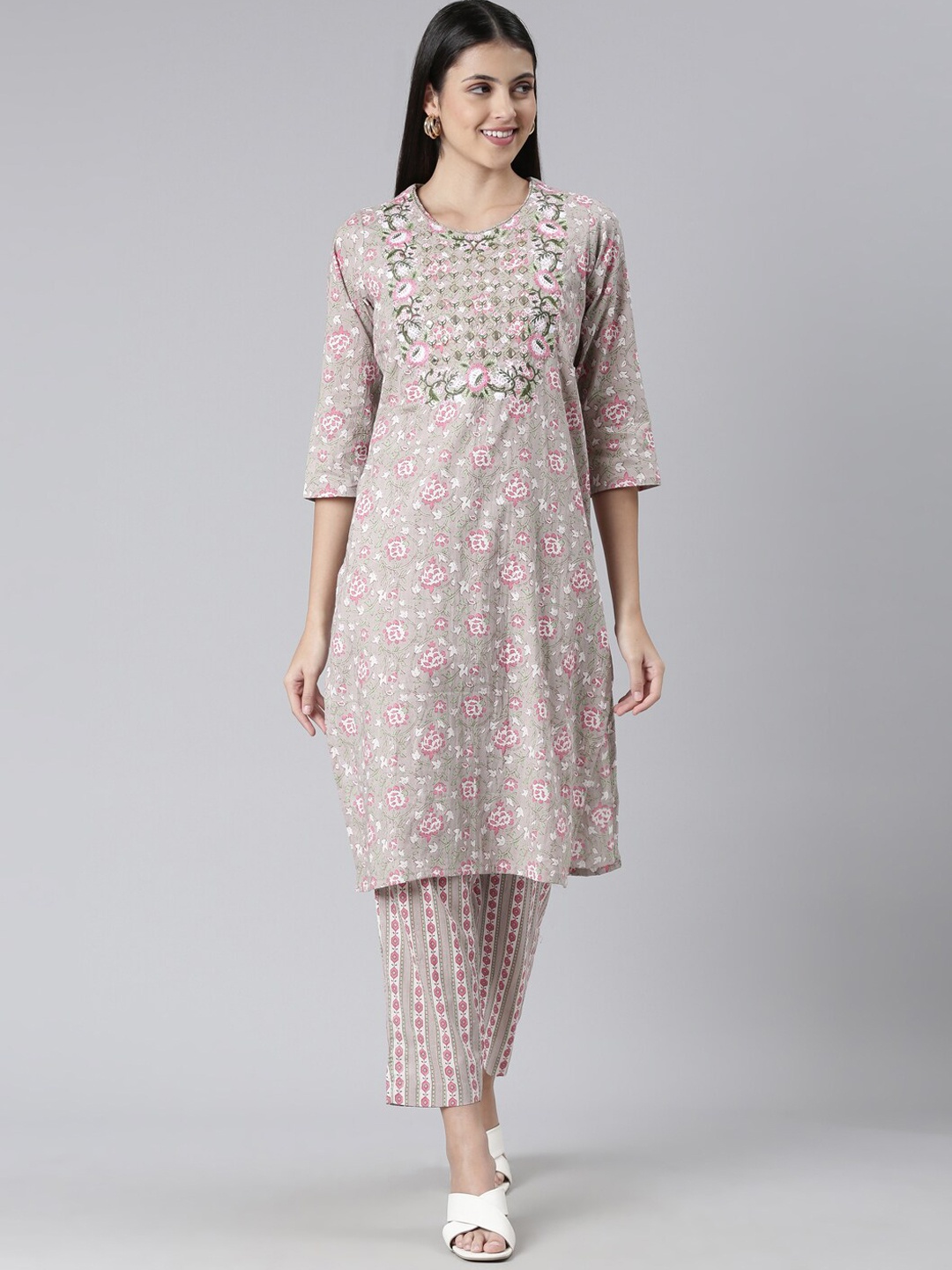 

FLAVIDO Women Floral Embroidered Mirror Work Pure Cotton Kurta with Trousers, Grey