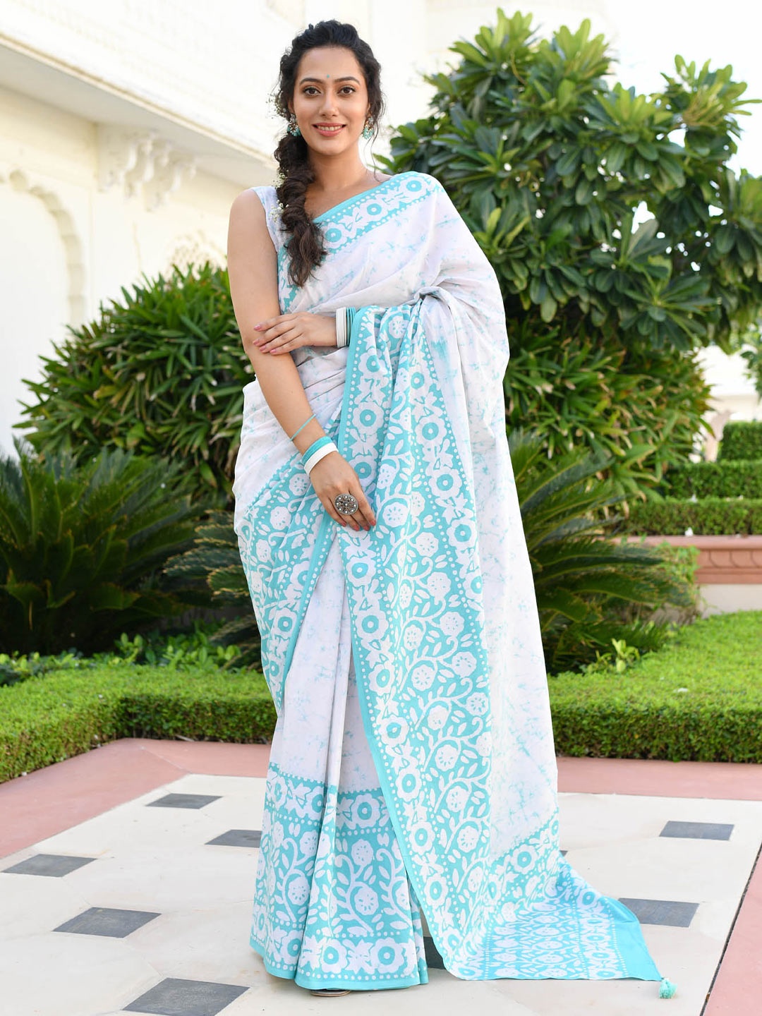 

Aaheli Blue & White Batik Pure Cotton Saree