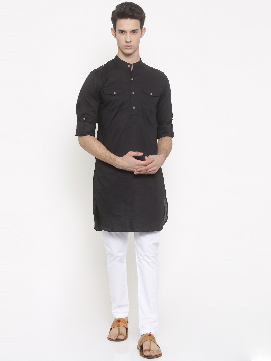 

The Indian Garage Co Men Black & White Slim Fit Solid Kurta with Pyjamas