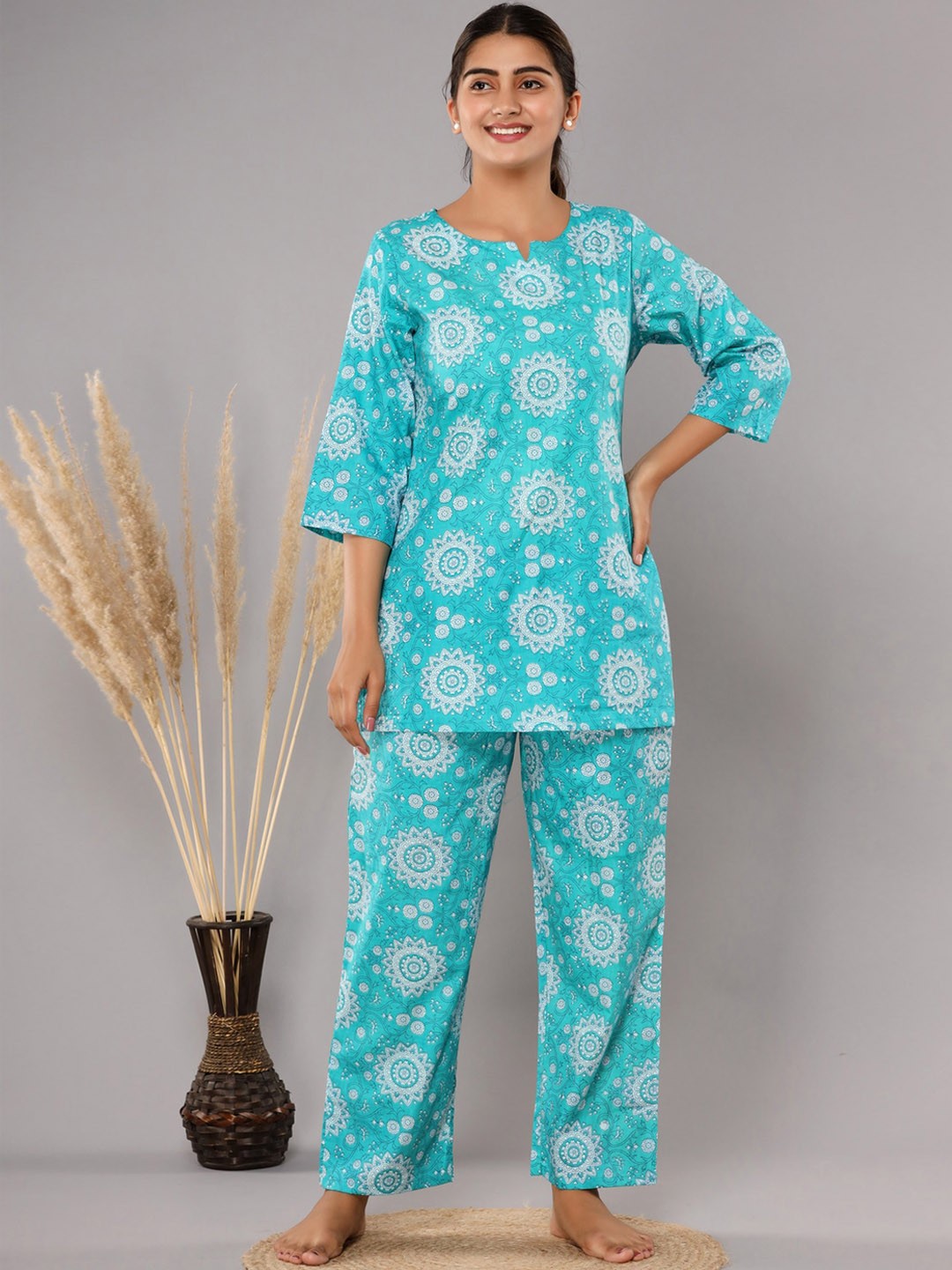 

ROOPWATI FASHION Floral Printed Cotton Night suit, Blue