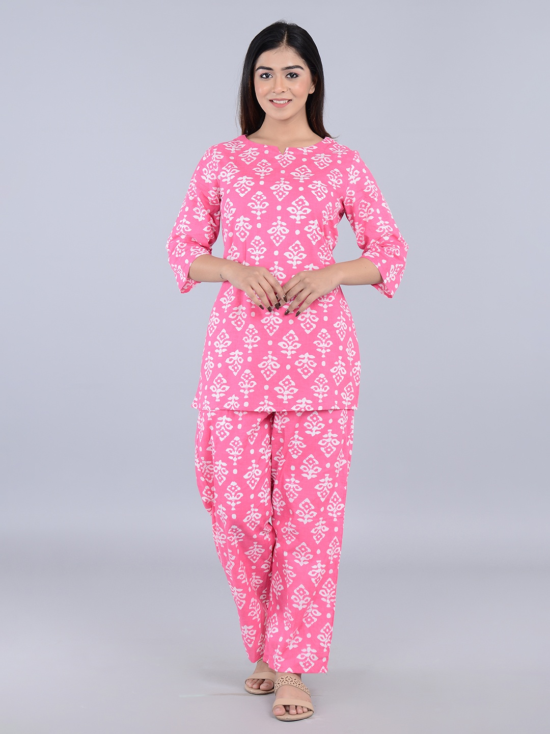 

ROOPWATI FASHION Floral Printed Cotton Night suit, Pink