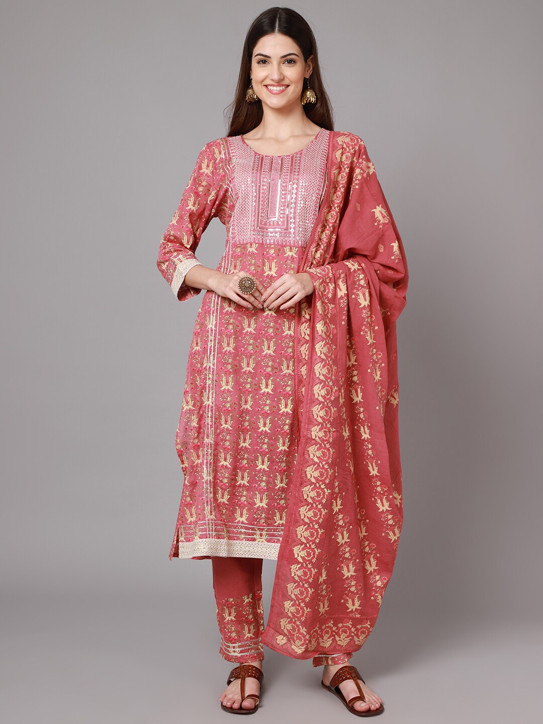 

Sangria Women Ethnic Motifs Printed Empire Gotta Patti Kurta With Trousers & With Dupatta, Pink