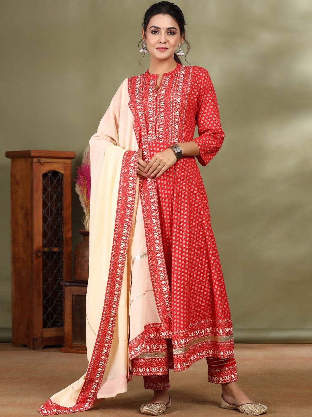 

Sangria Women Ethnic Embroidered Sequinned Kurta with Trousers & Dupatta, Red