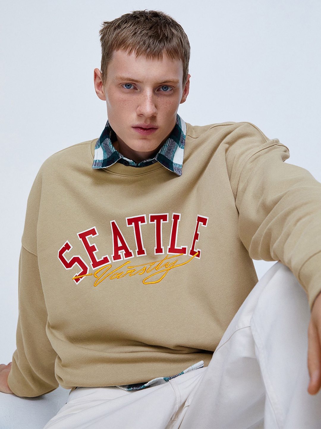 

H&M Men Oversized Fit Sweatshirt, Beige