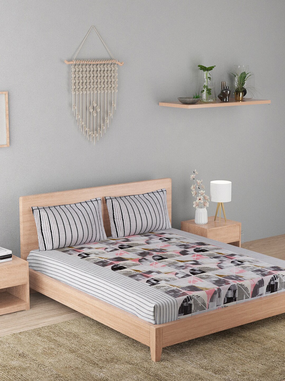 

A Homes Grace Lilac Grey & Pink Geometric 144 TC Cotton Queen Bedsheet with 2 Pillow Covers