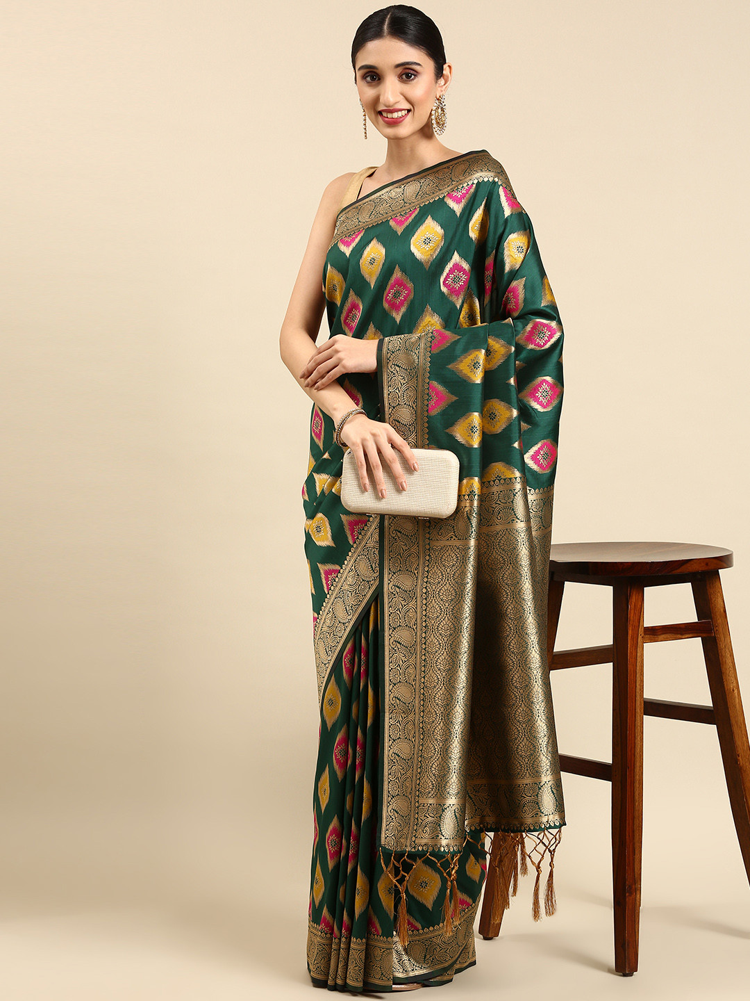 

AYKA CLOTHINGS Ethnic Motifs Woven Design Banarasi Jacquard Saree, Green