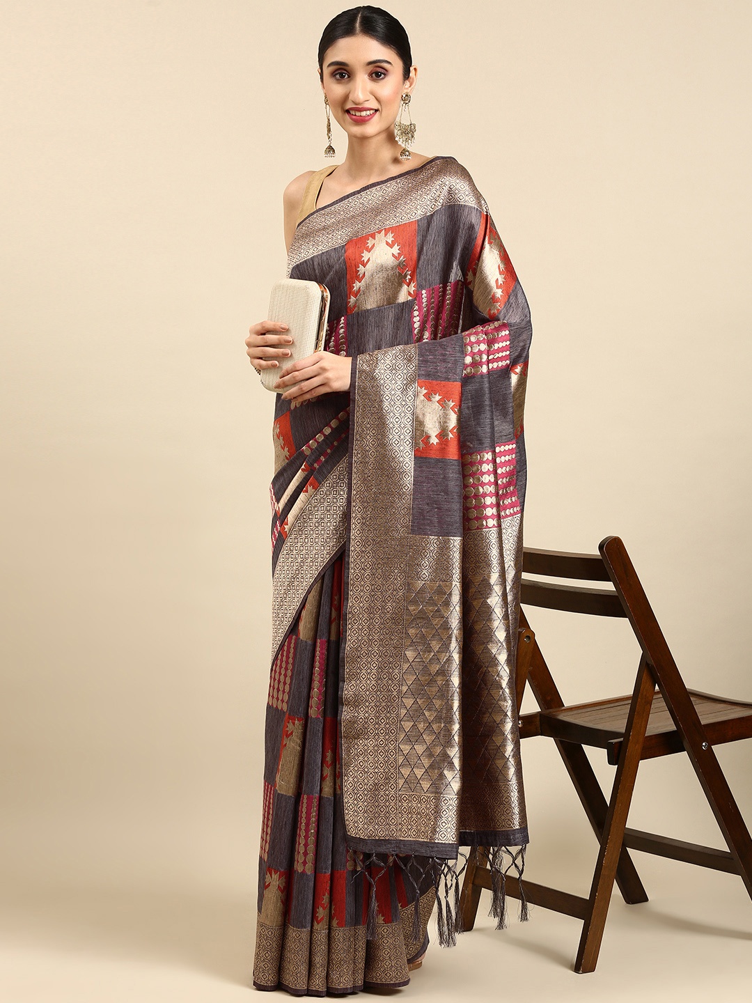 

AYKA CLOTHINGS Geometric Woven Design Banarasi Jacquard Saree, Grey