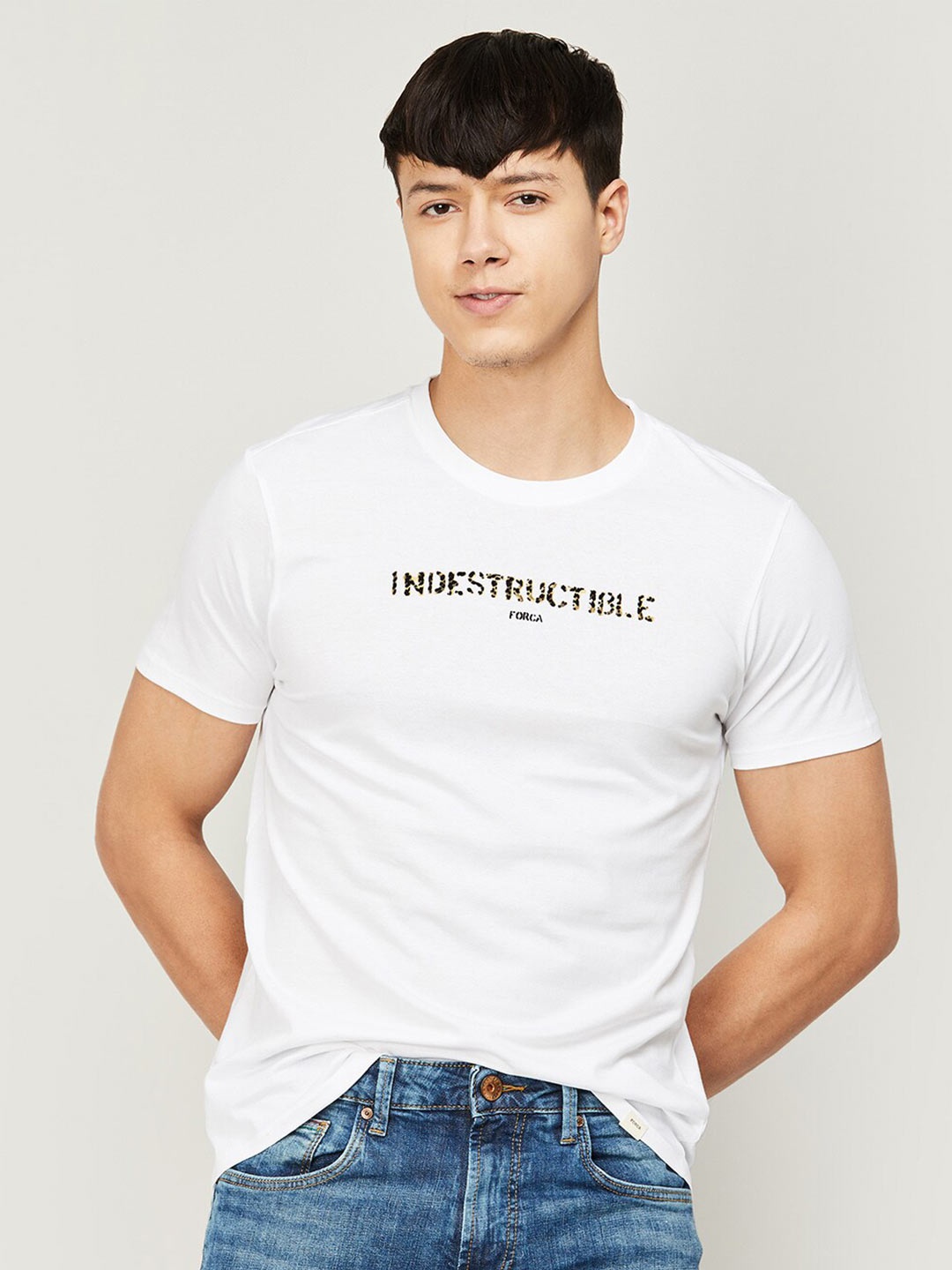 

Forca Men White Typography Printed Slim Fit Cotton T-shirt