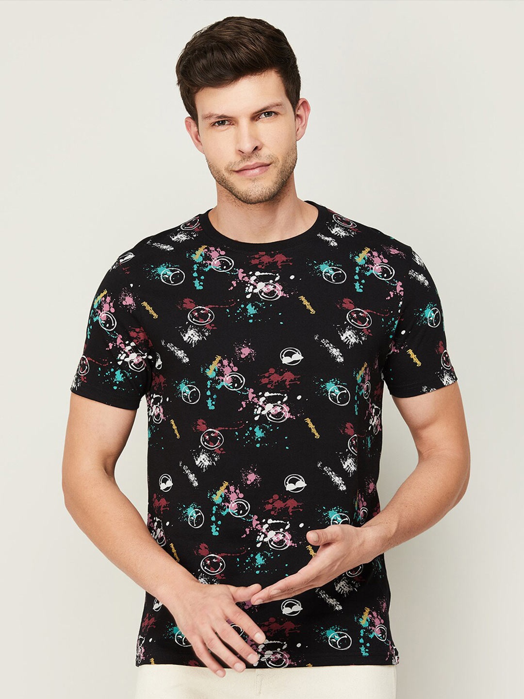 

SmileyWorld Men Printed Pure Cotton T-shirt with Mask, Black