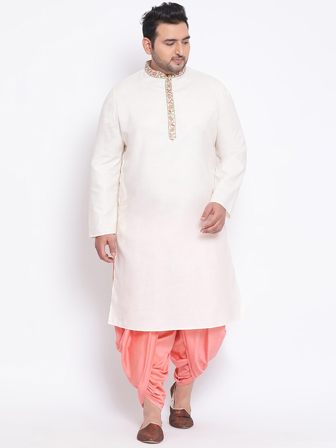 

KISAH Men Solid Regular Fit Thread Work Kurta, Cream