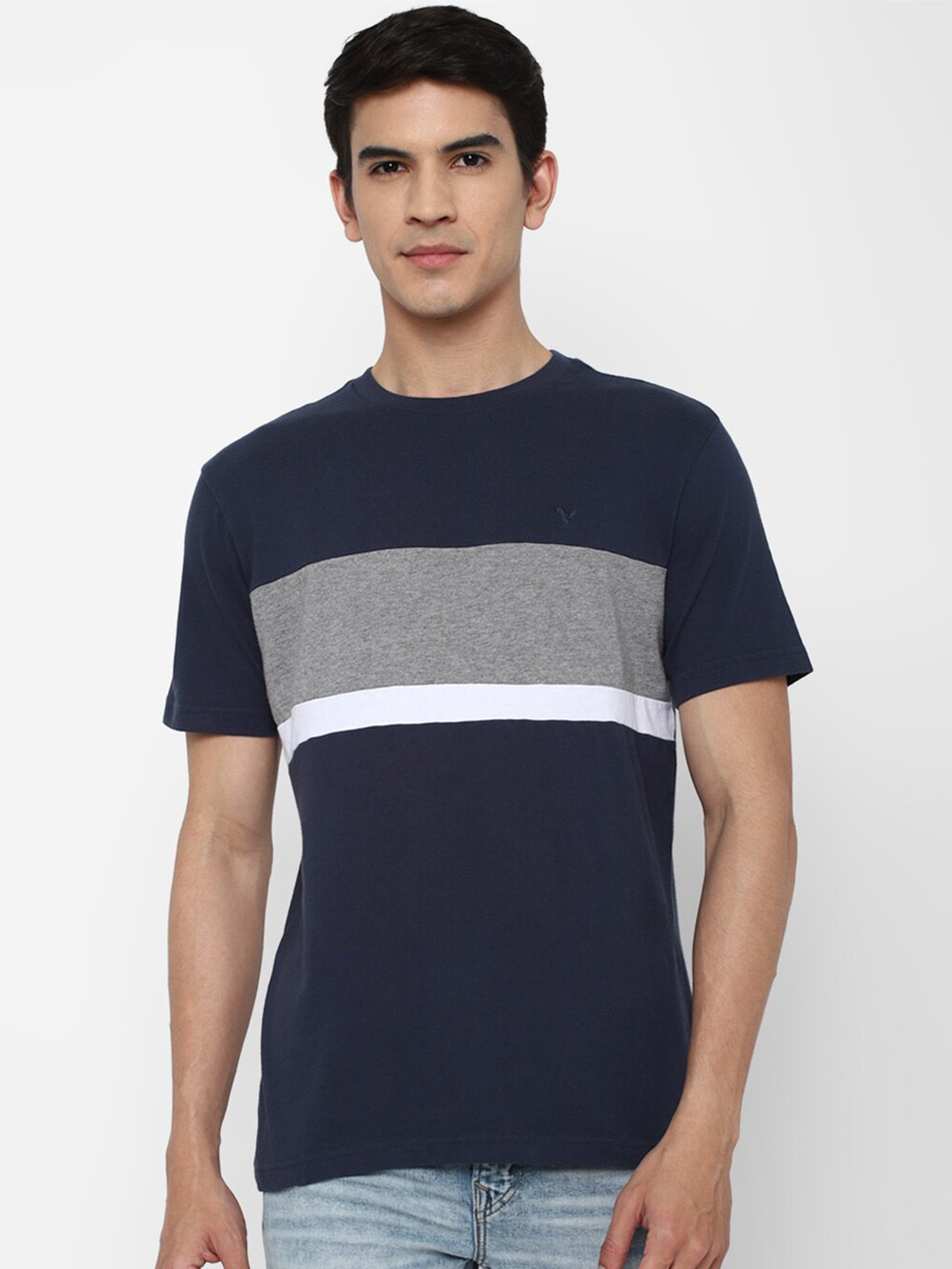 

AMERICAN EAGLE OUTFITTERS Men Navy Colourblocked T-shirt, Navy blue