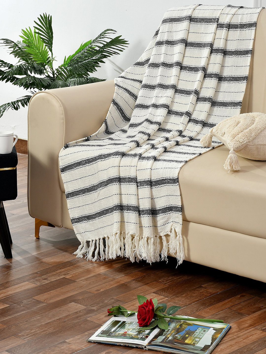 

Florida White & Black Striped Cotton Throws