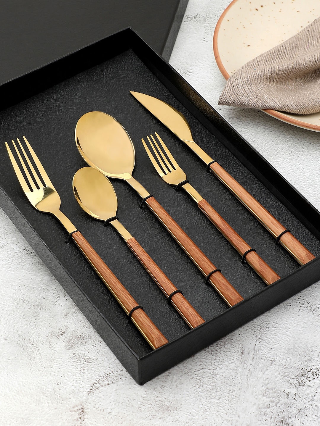 

Bonhomie 5 Piece of Brown Cutlery Set, Gold