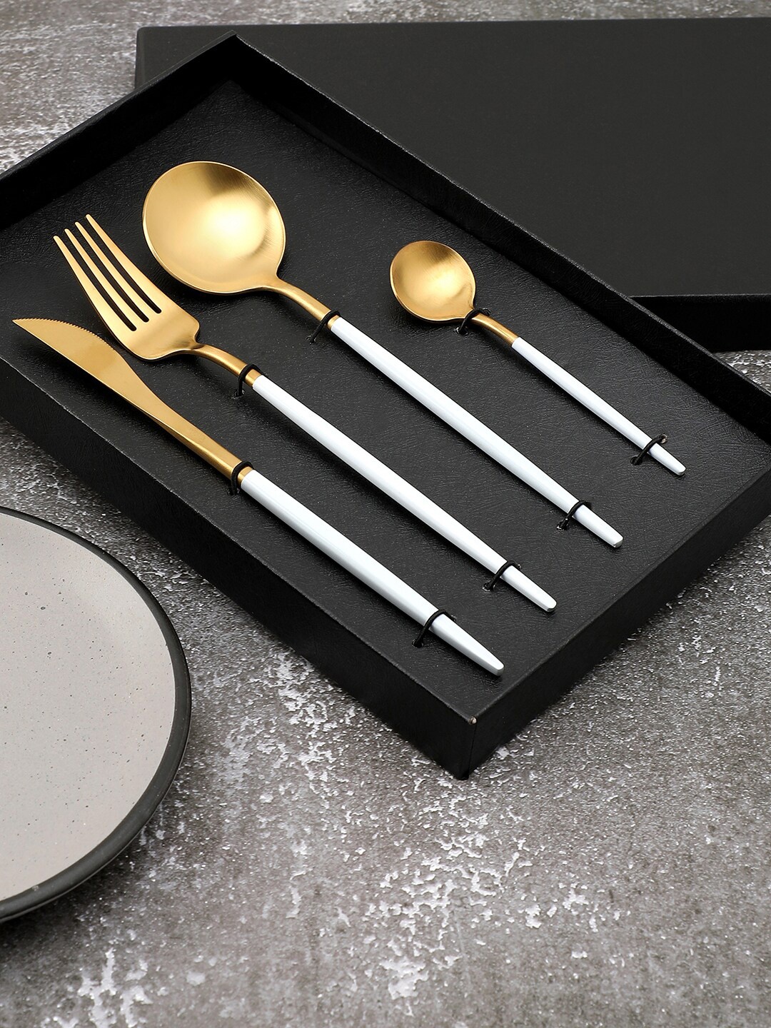 

Bonhomie Set Of 4 White & Gold Stainless Steel Cutlery Set