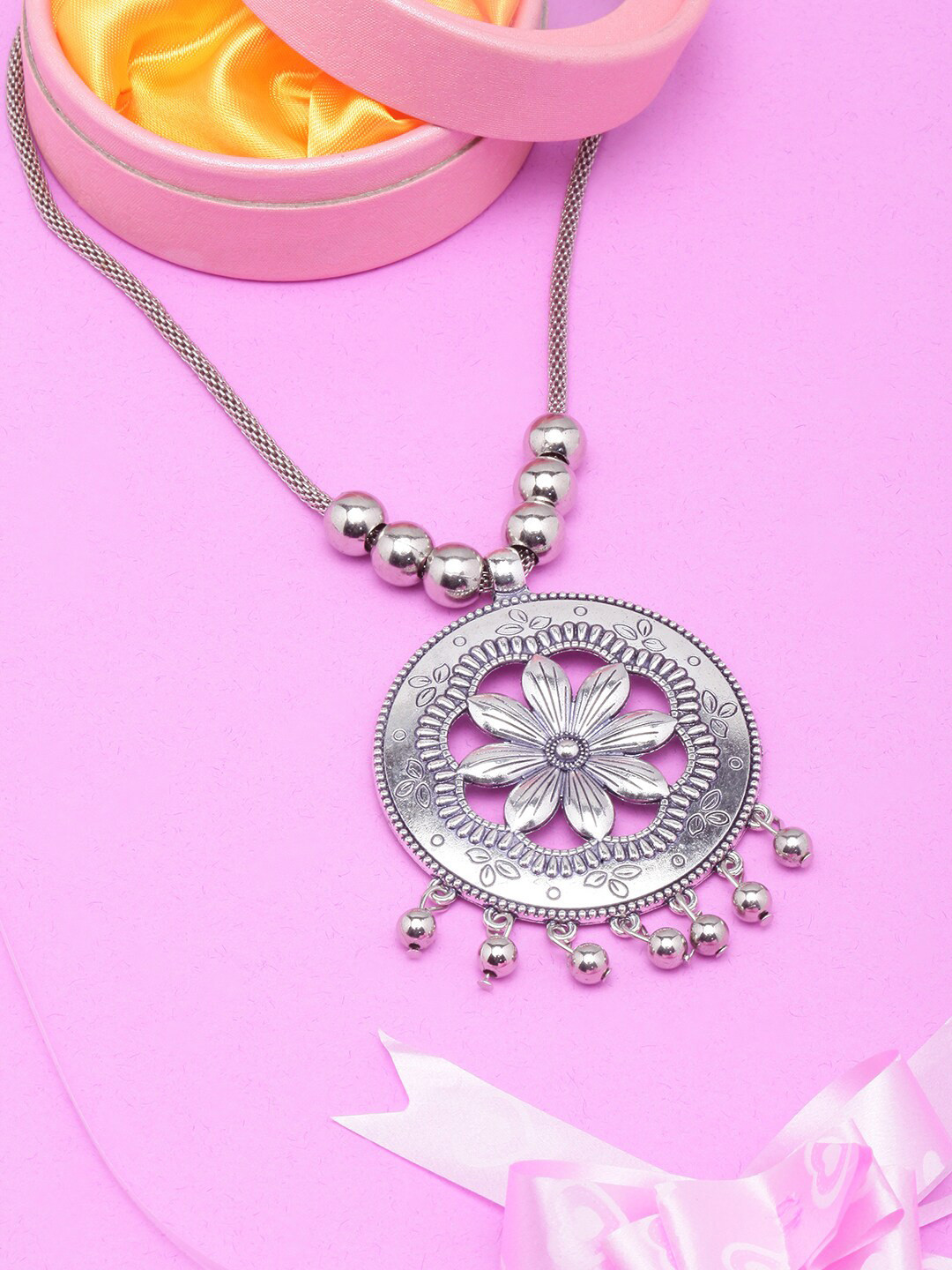 

DIVA WALK Silver-Toned Brass Silver-Plated Hand Painted Necklace