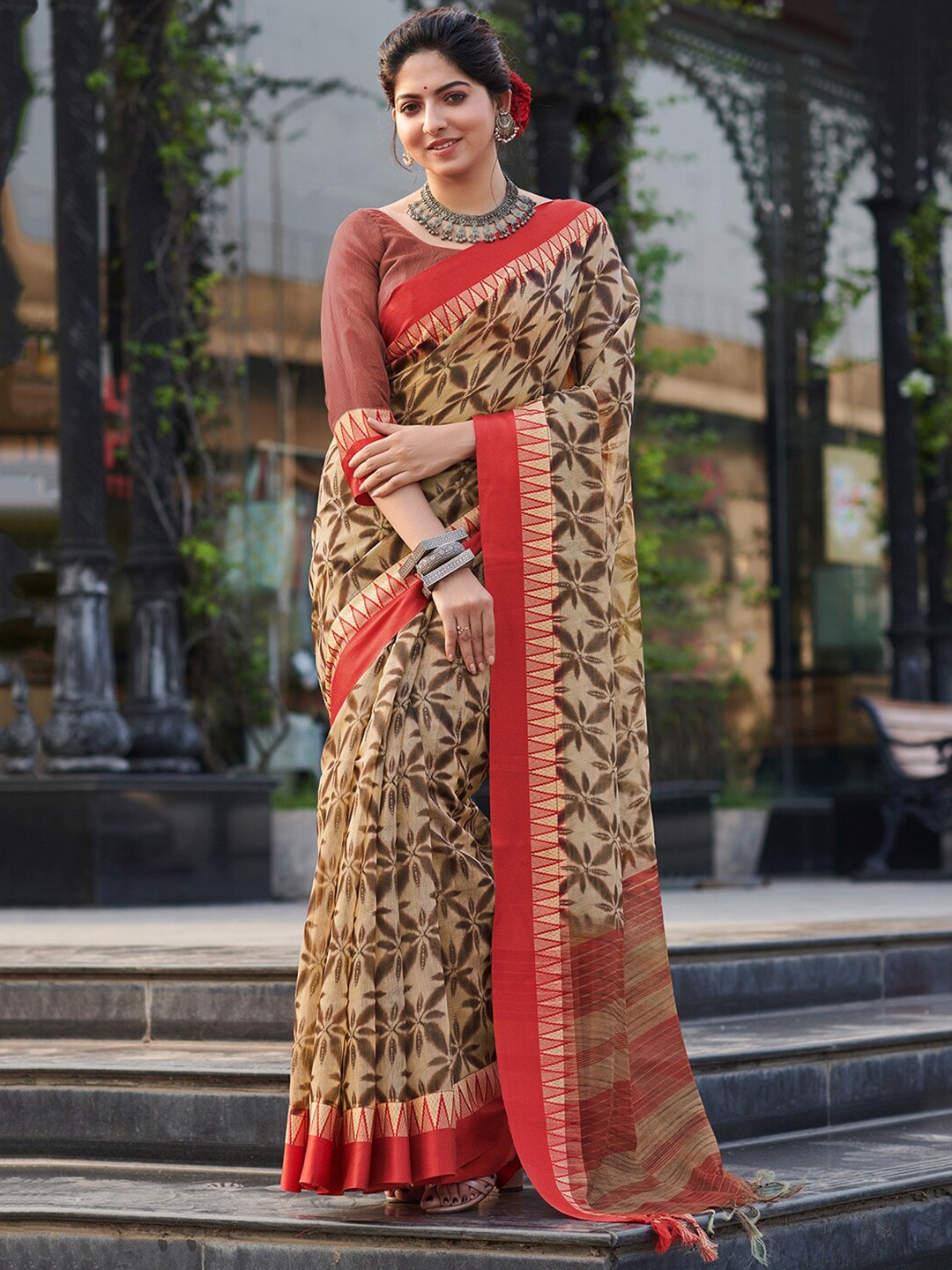 

Saree mall Floral Linen Blend Block Print Sarees, Cream