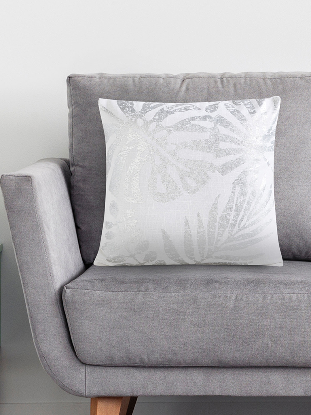 

Home Centre Celestial Chiraco White & Silver-Toned Floral Printed Square Cushion Covers