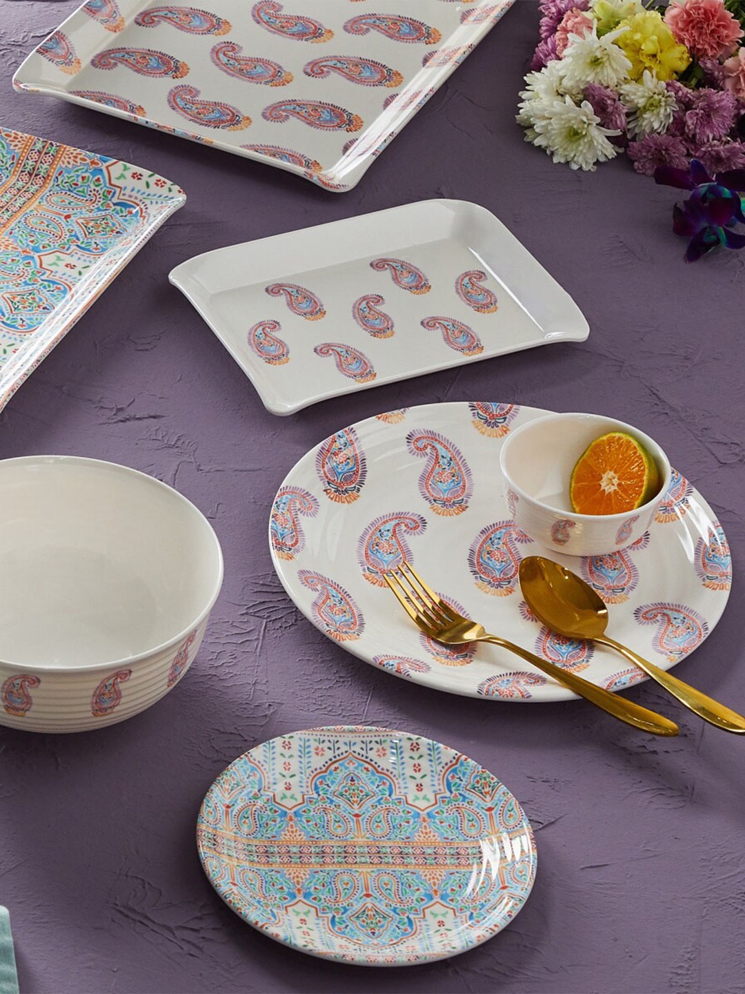 

Home Centre White & Pink Ethnic Motifs Printed Melamine Glossy Plate