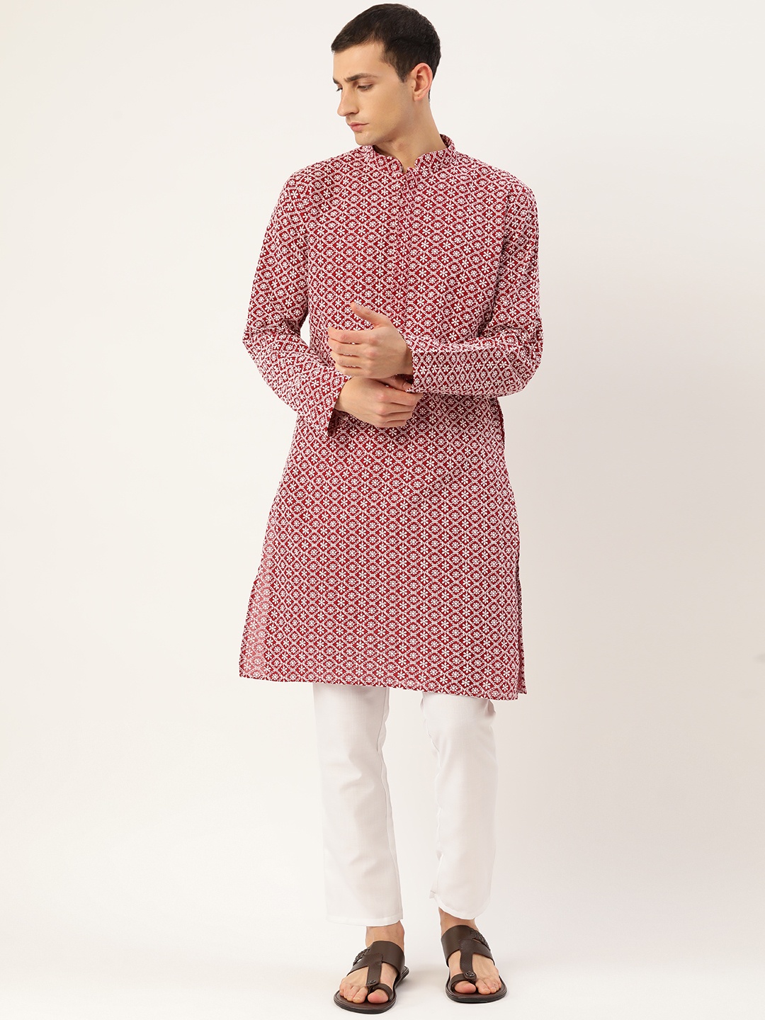 

Molly & Michel Men Floral Embroidered Chikankari Pure Cotton Kurta with Pyjamas, Maroon